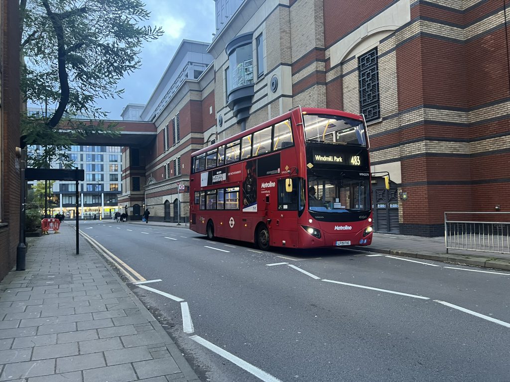 London bus on route 483