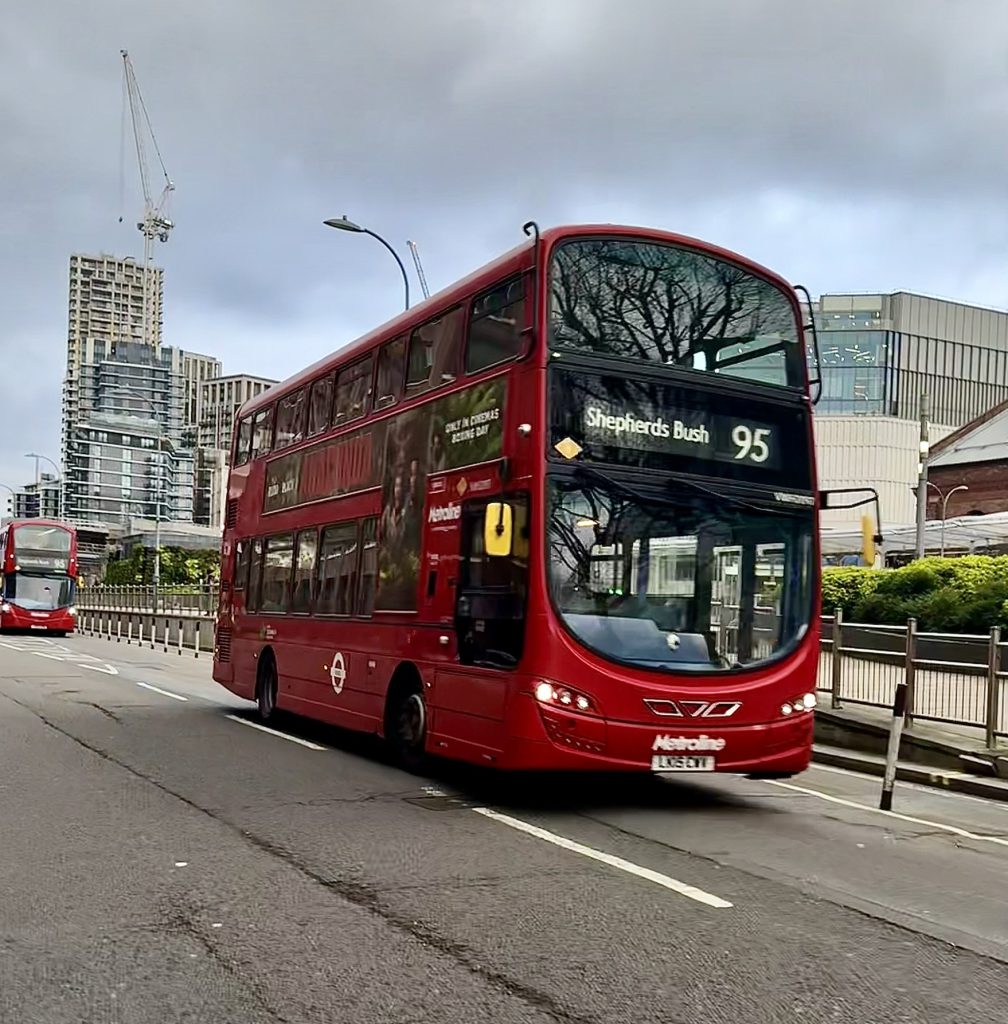 London bus on route 95