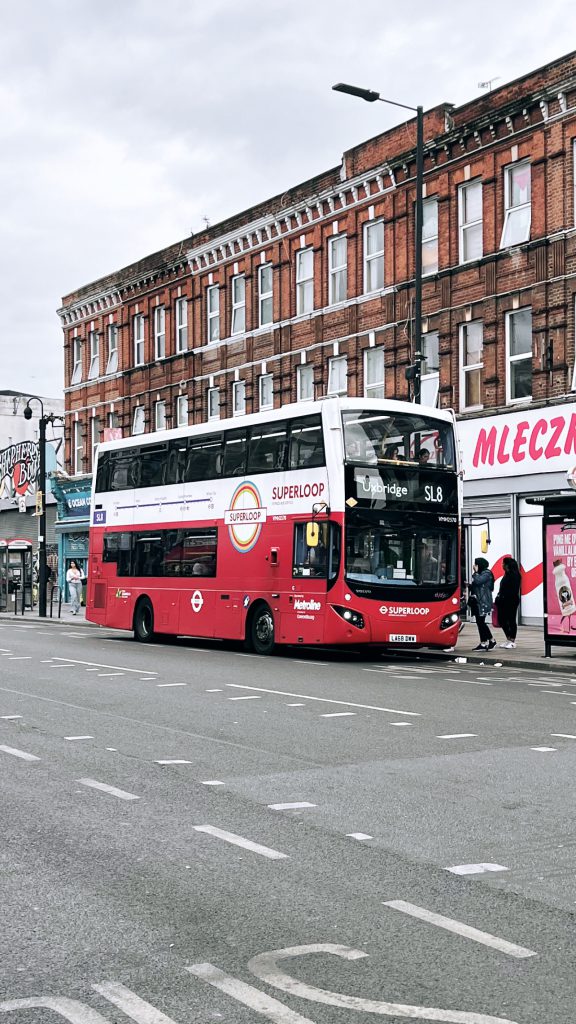London bus on route SL8